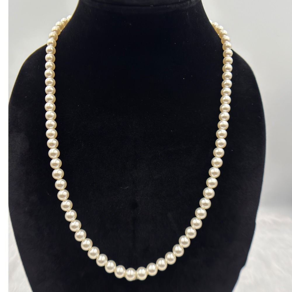 Vintage Sarah Cov "First Lady" 24" Faux Pearl‎ Necklace Classic Estate Jewelry